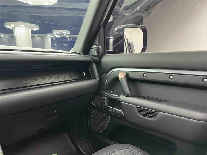 Фото 25 - Land Rover Defender