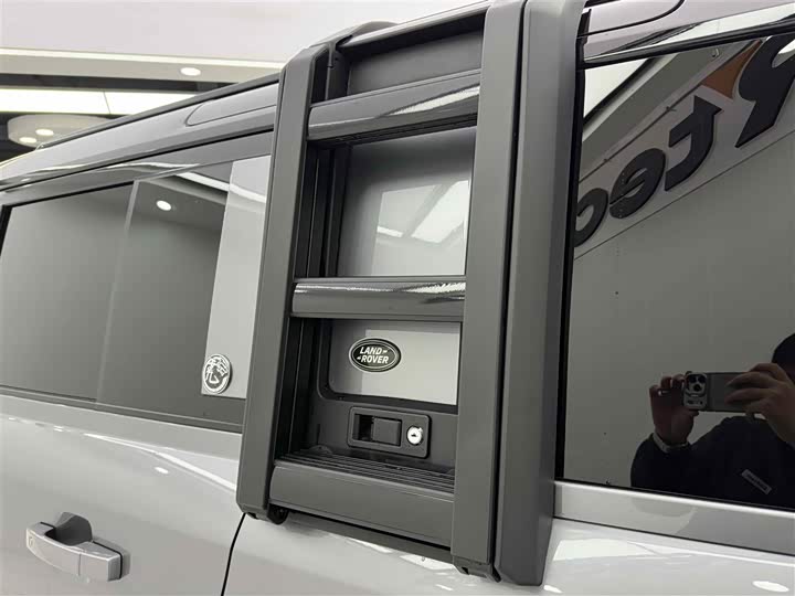 Фото 27 - Land Rover Defender