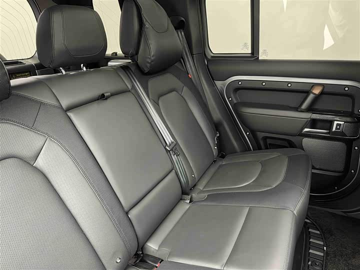 Фото 39 - Land Rover Defender