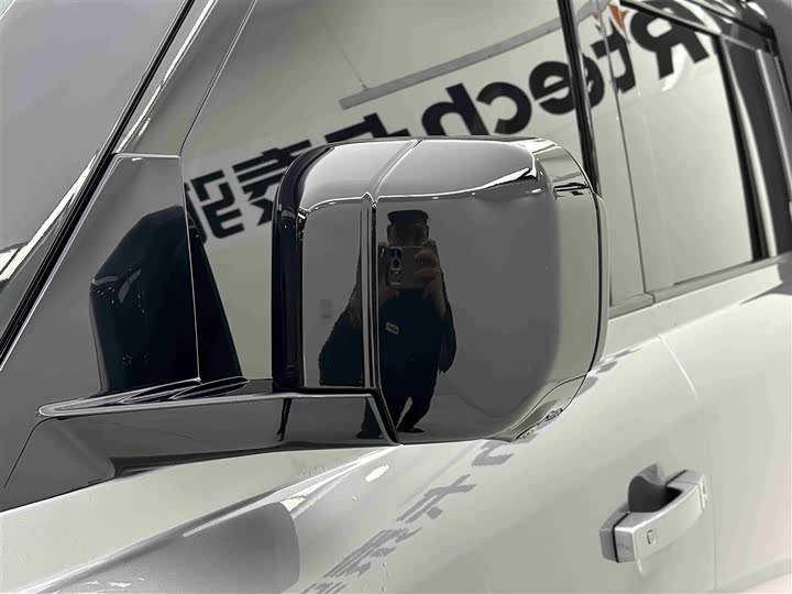 Фото 9 - Land Rover Defender