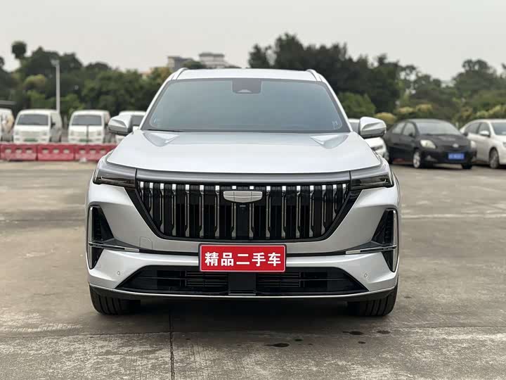 Фото 2 - Geely Atlas L