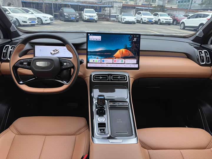 Фото 7 - Geely Atlas L