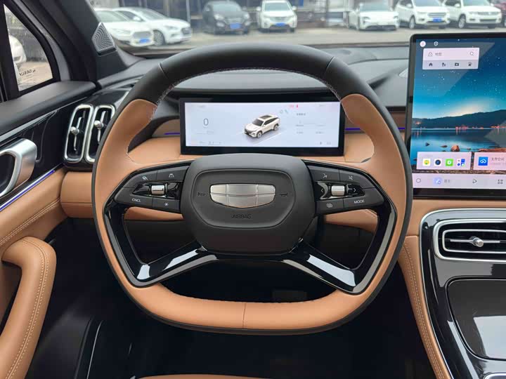 Фото 9 - Geely Atlas L