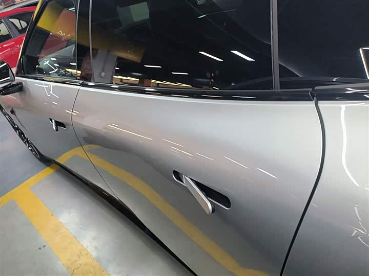 Фото 21 - XPeng P7