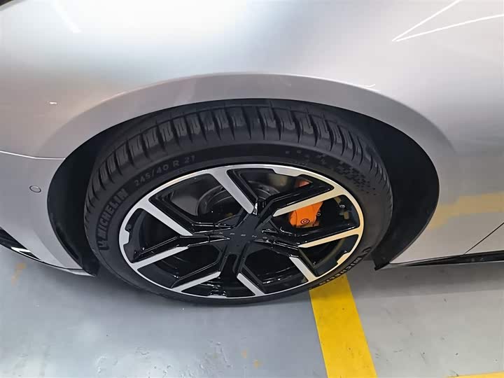 Фото 25 - XPeng P7