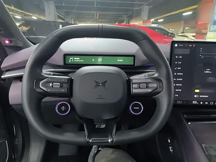 Фото 3 - XPeng P7