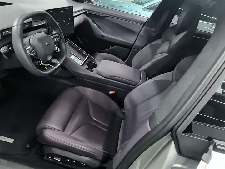 Фото 7 - XPeng P7