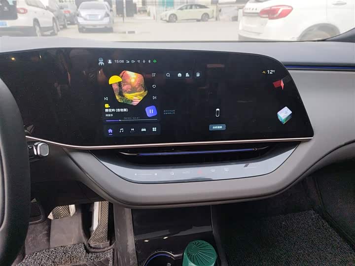 Фото 5 - Hongqi EH7