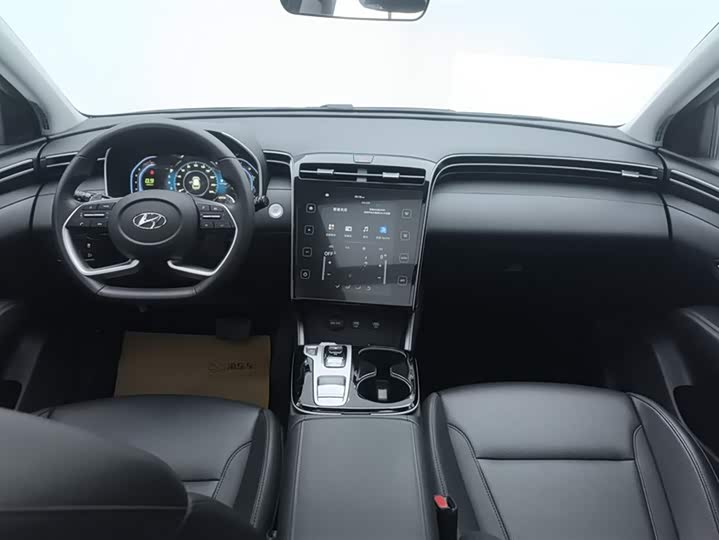 Фото 12 - Hyundai Tucson L