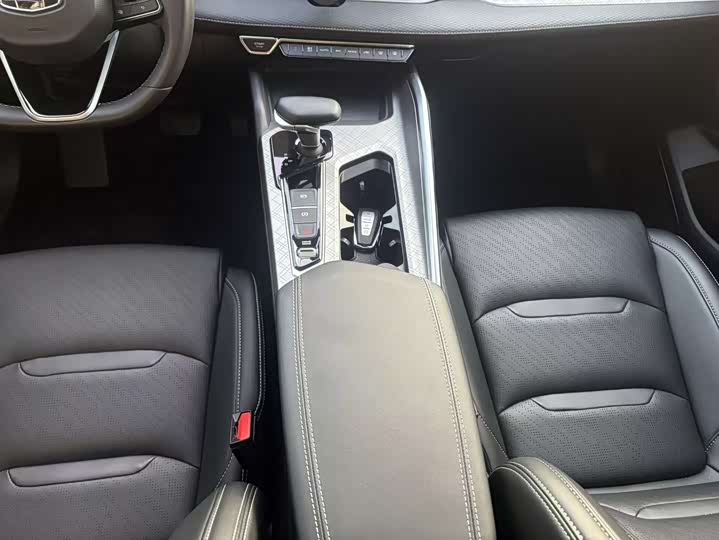 Фото 10 - Geely Preface