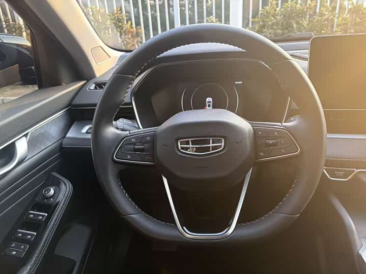 Фото 8 - Geely Preface