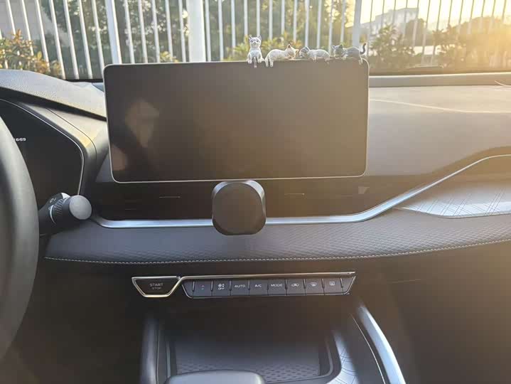 Фото 9 - Geely Preface