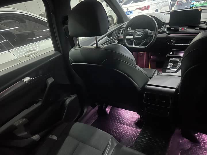 Фото 11 - Audi Q5L Sportback