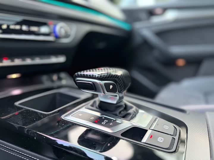 Фото 5 - Audi Q5L Sportback