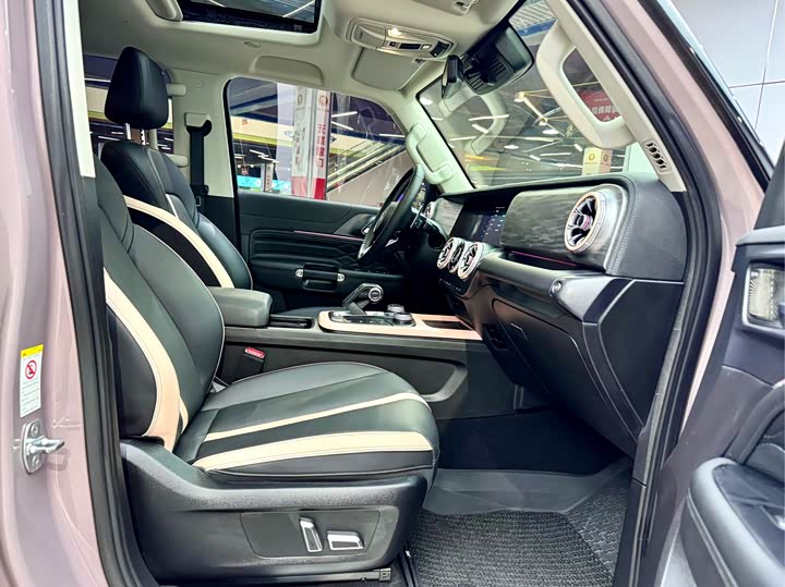 Фото 16 - Tank 300