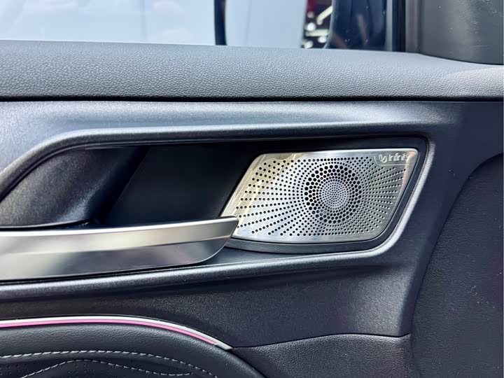 Фото 9 - Tank 300