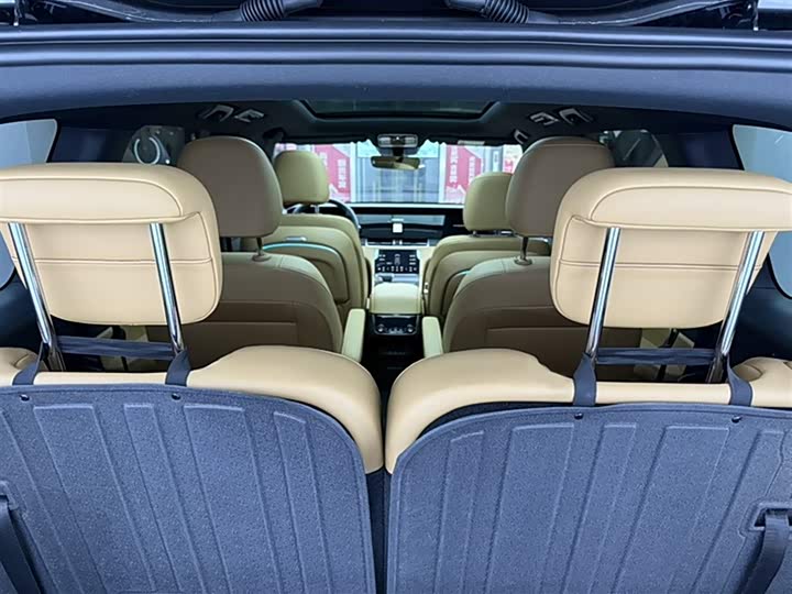 Фото 13 - LiXiang One