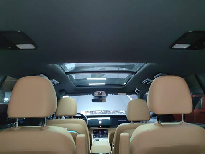 Фото 8 - LiXiang One