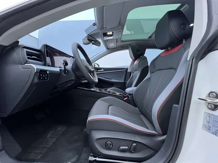 Фото 11 - Volkswagen Lamando L