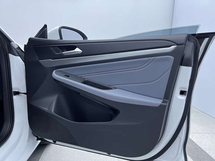 Фото 23 - Volkswagen Lamando L