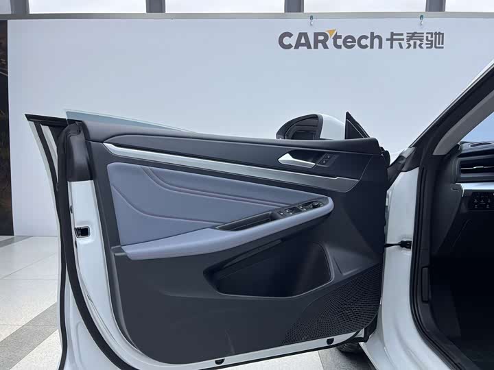 Фото 3 - Volkswagen Lamando L