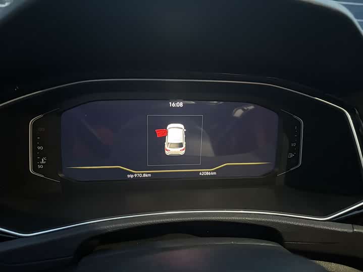 Фото 5 - Volkswagen T-Roc