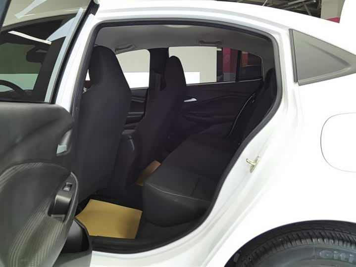 Фото 11 - Chevrolet Onix (Cavalier)