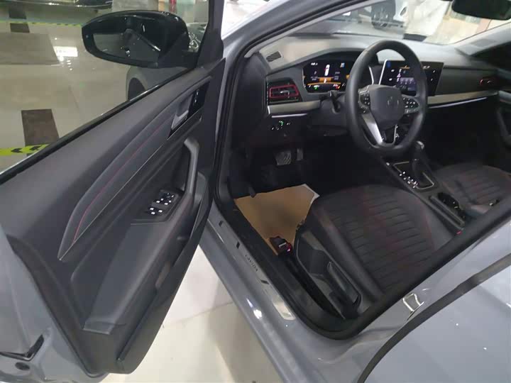 Фото 16 - Volkswagen Lavida