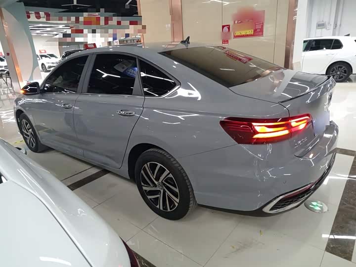 Фото 5 - Volkswagen Lavida