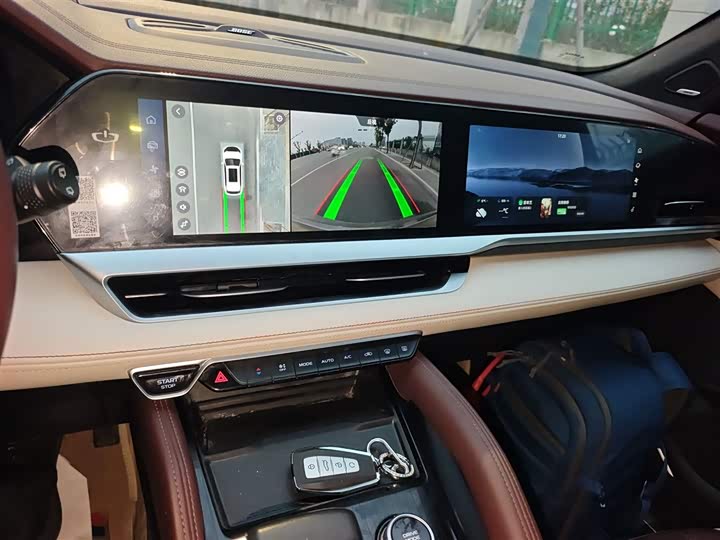 Фото 13 - Geely Monjaro