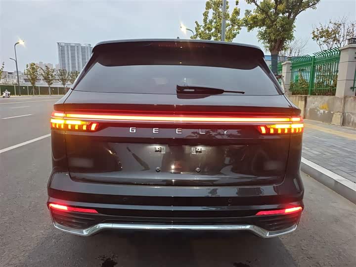 Фото 6 - Geely Monjaro