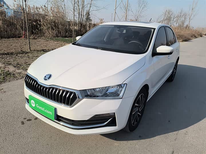 Фото 2 - Skoda Rapid