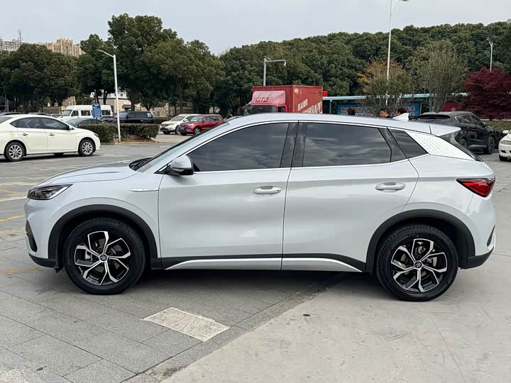 Фото 3 - BYD Yuan Plus