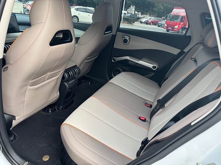 Фото 8 - BYD Yuan Plus