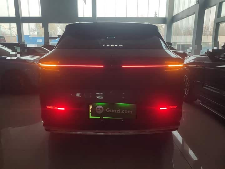 Фото 6 - Zeekr 7X