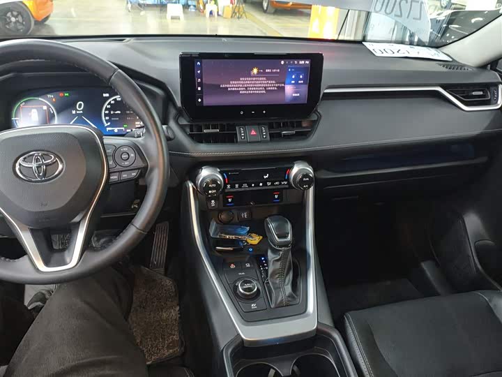 Фото 10 - Toyota Wildlander