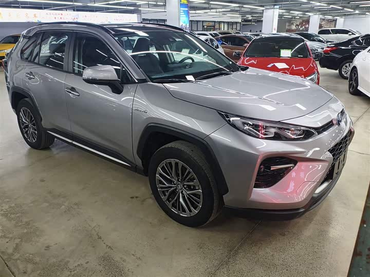 Фото 4 - Toyota Wildlander