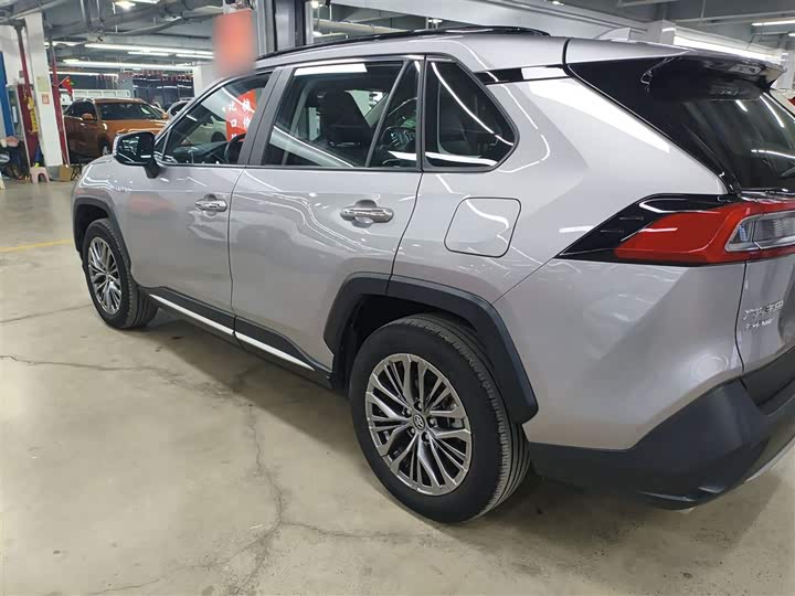 Фото 5 - Toyota Wildlander