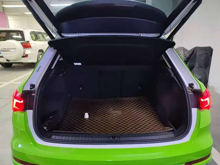 Фото 4 - Audi Q3