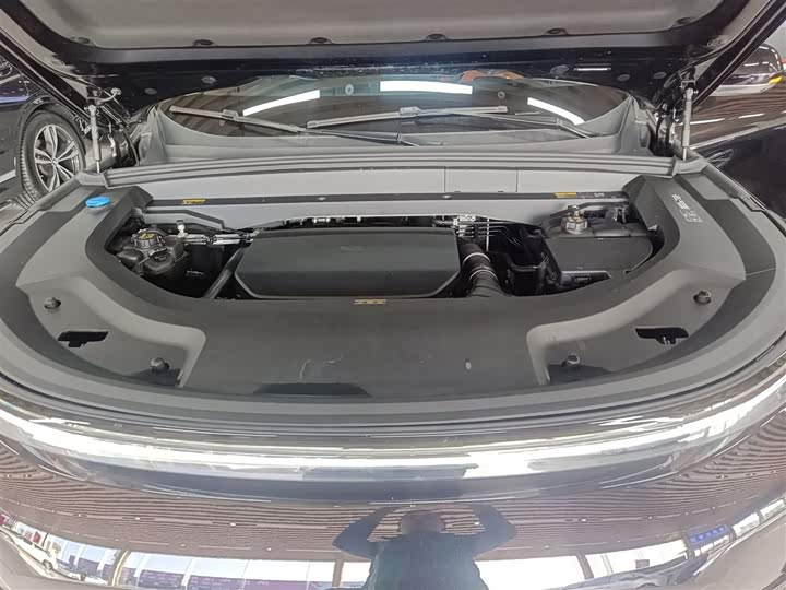 Фото 10 - LiXiang L8