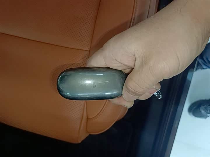 Фото 11 - LiXiang L8