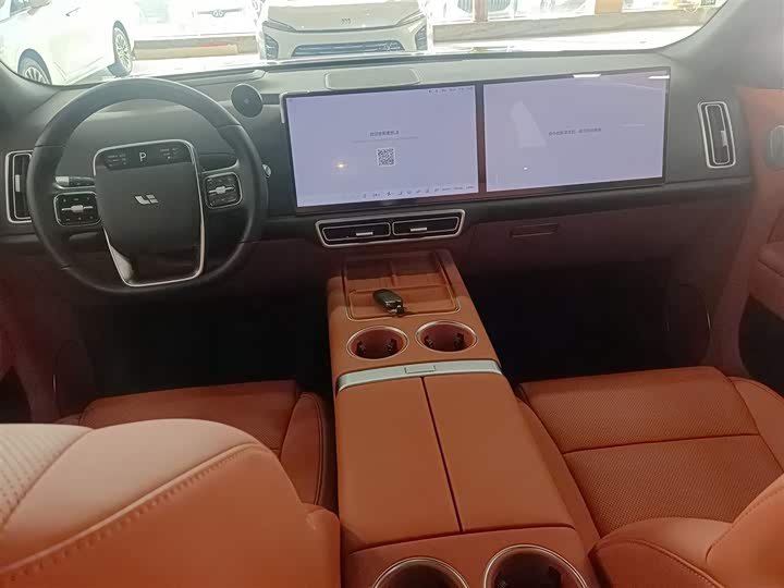 Фото 12 - LiXiang L8