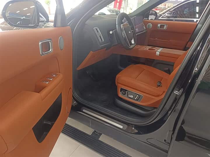 Фото 13 - LiXiang L8