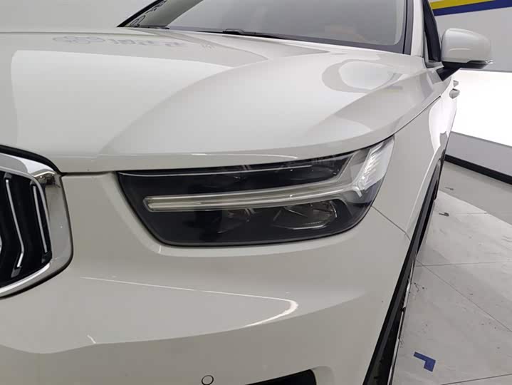 Фото 5 - Volvo XC40