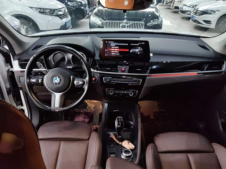 Фото 10 - BMW X1