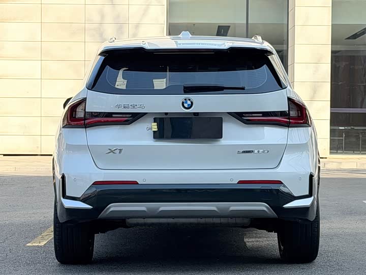 Фото 10 - BMW X1