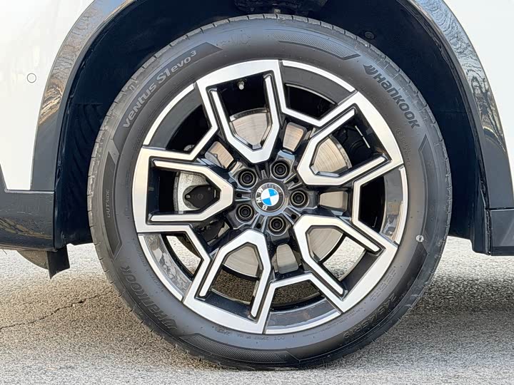 Фото 17 - BMW X1