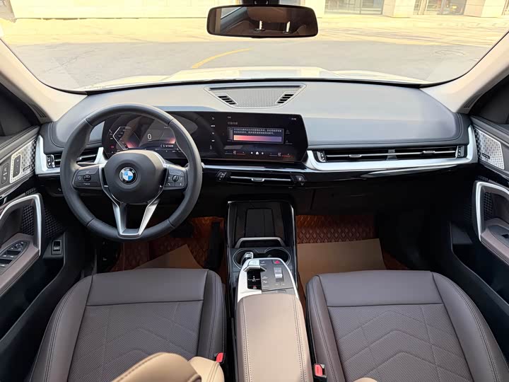 Фото 6 - BMW X1
