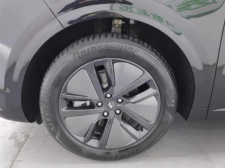 Фото 17 - LiXiang L6