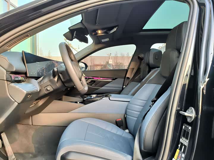 Фото 11 - BMW i5